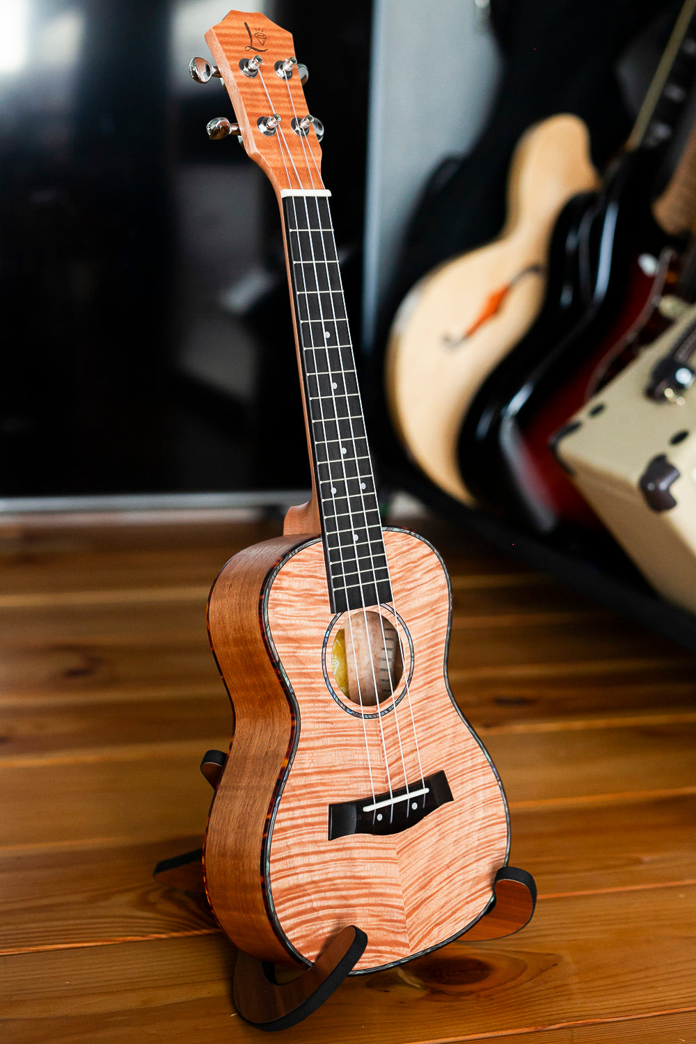 Diamond L Koncerta izmēra Tiger pattern ukulele
