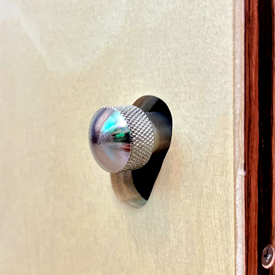 KAHONS ar sviru skaņas regulēšanai Cajon