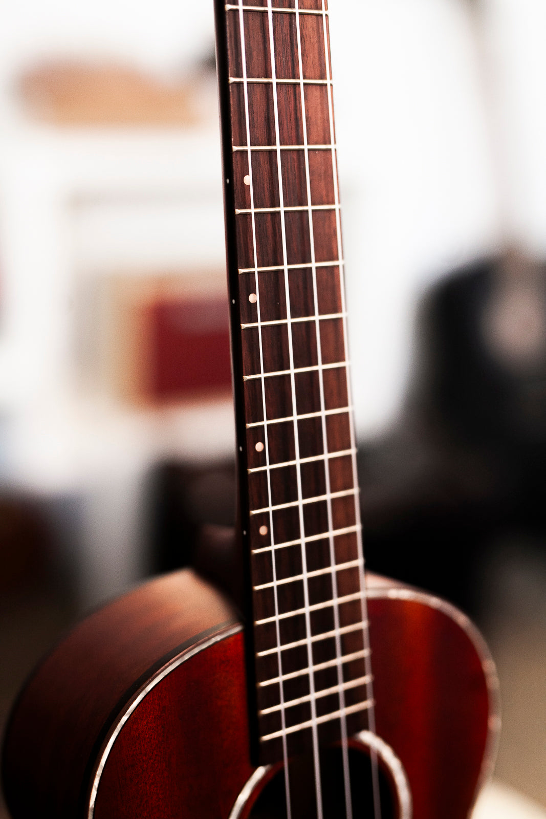 Baton Rouge UV11-T-SCR Tenora izmēra ukulele 20s Edition