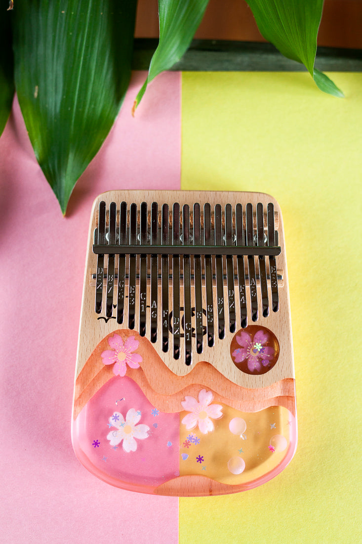 Experience the Beauty of Music with Our 17 Key Kalimba - Solid Wood and Acrylic Design with Complete Kit