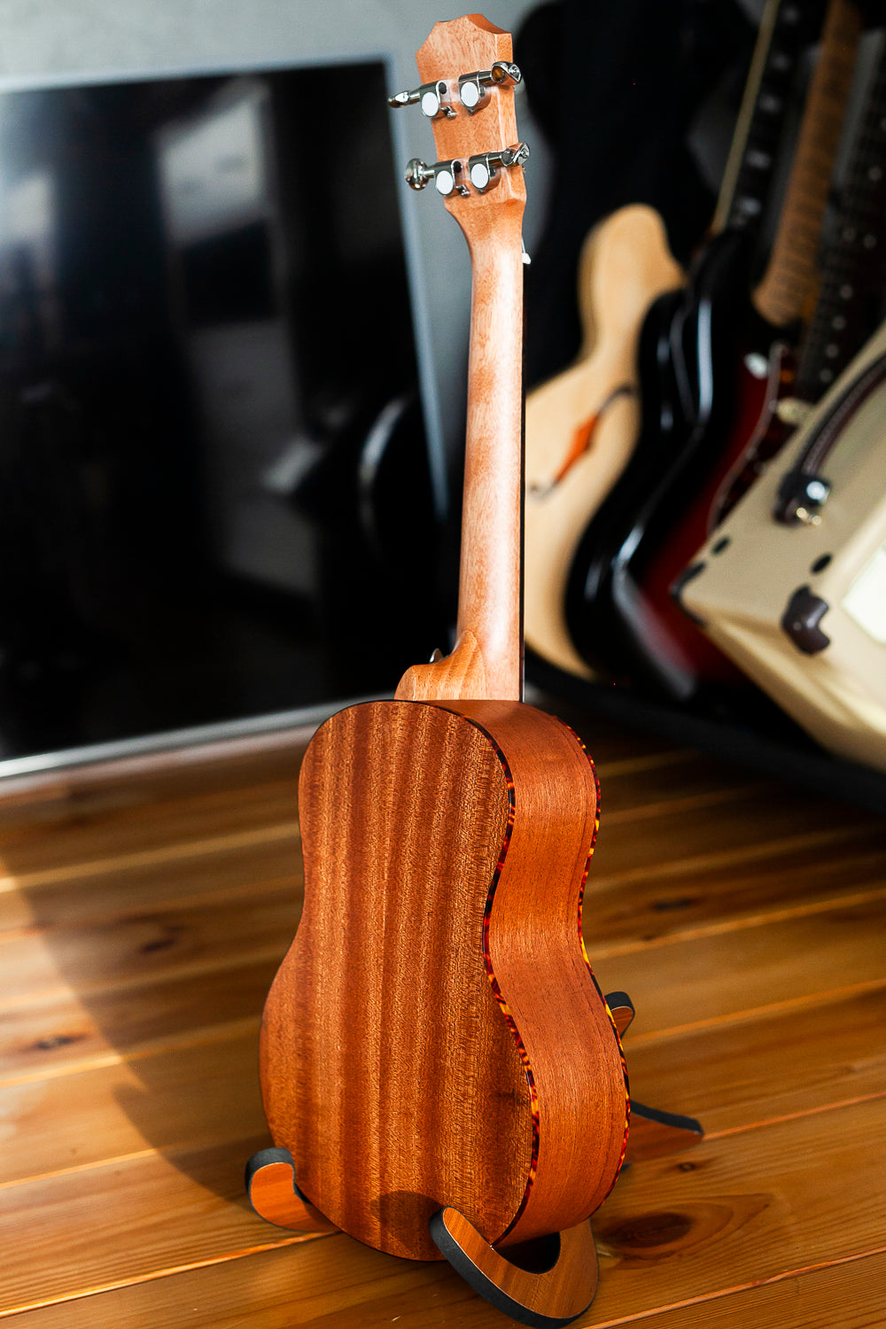 Diamond Tenora izmēra ukulele Solid Spruce Top + Mahogany