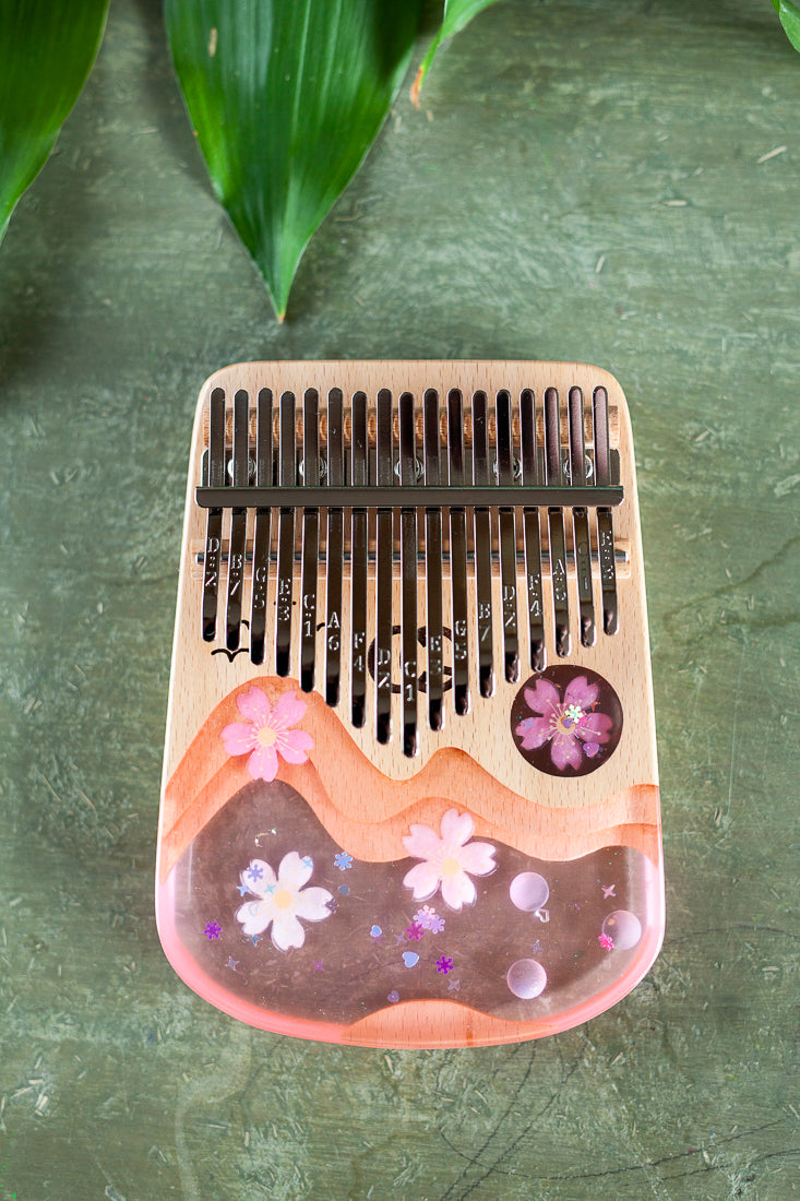 Experience the Beauty of Music with Our 17 Key Kalimba - Solid Wood and Acrylic Design with Complete Kit