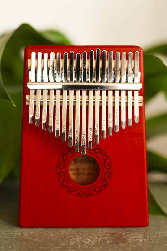 KALIMBA 17 Taustiņu SARKANA Mahogany ar pilno aksesuāru komplektu